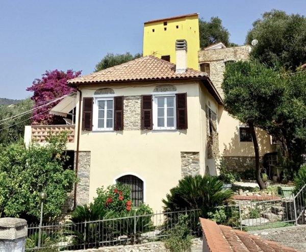 casa indipendente in vendita a Diano San Pietro