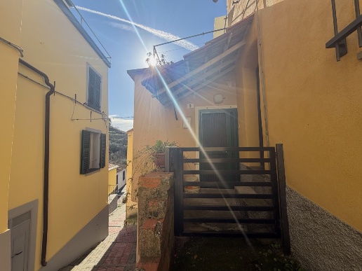 casa indipendente in vendita a Diano San Pietro in zona Roncagli