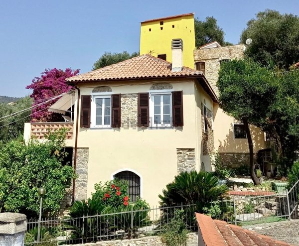 casa indipendente in vendita a Diano San Pietro