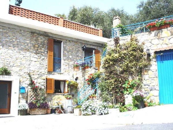 casa indipendente in vendita a Diano San Pietro in zona Roncagli