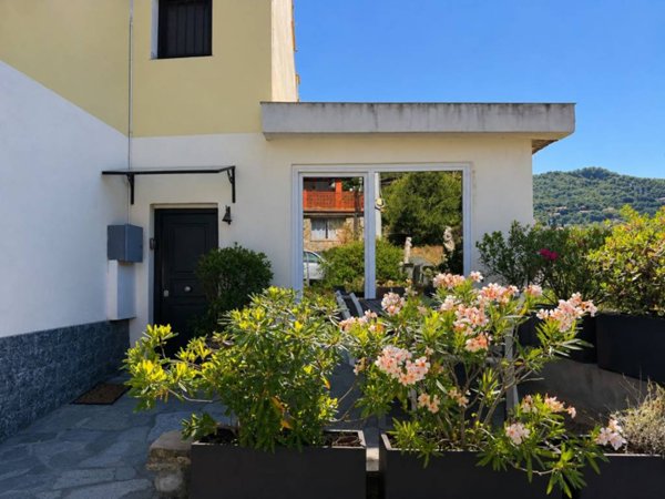 casa indipendente in vendita a Diano San Pietro in zona Roncagli