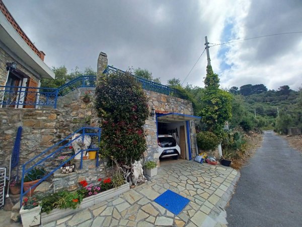 appartamento in vendita a Diano San Pietro in zona Roncagli