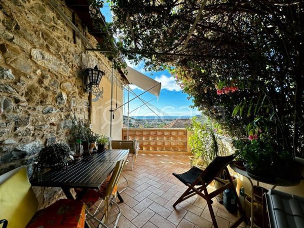 casa indipendente in vendita a Diano San Pietro