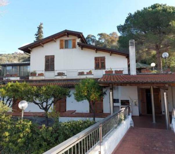 casa indipendente in vendita a Diano San Pietro in zona Roncagli