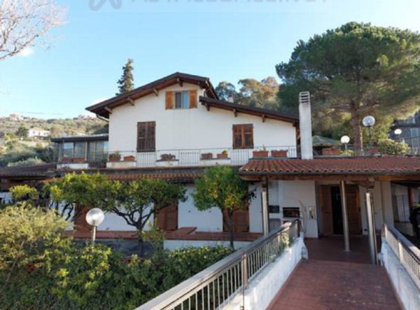 casa indipendente in vendita a Diano San Pietro in zona Roncagli