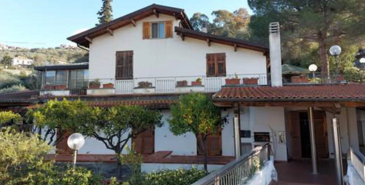 casa indipendente in vendita a Diano San Pietro in zona Roncagli
