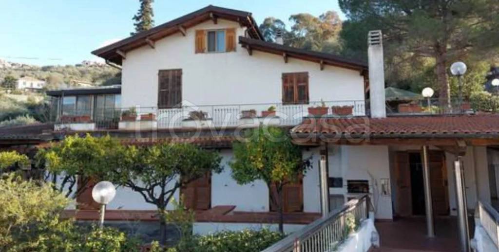 casa indipendente in vendita a Diano San Pietro in zona Roncagli