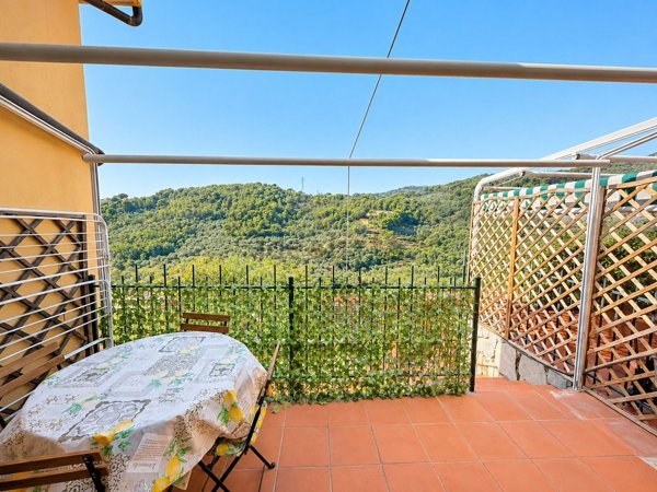 appartamento in vendita a Diano San Pietro in zona Roncagli