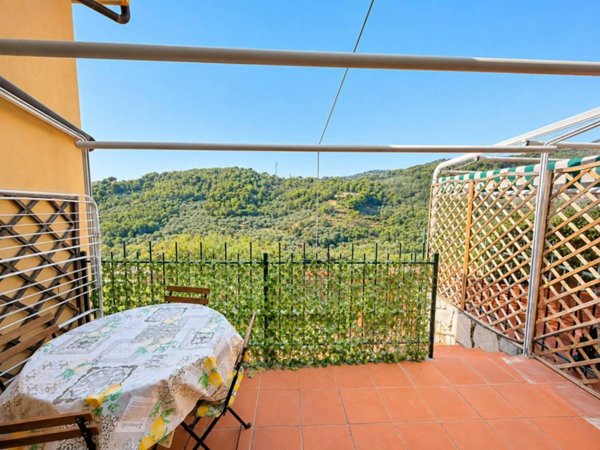 appartamento in vendita a Diano San Pietro in zona Roncagli
