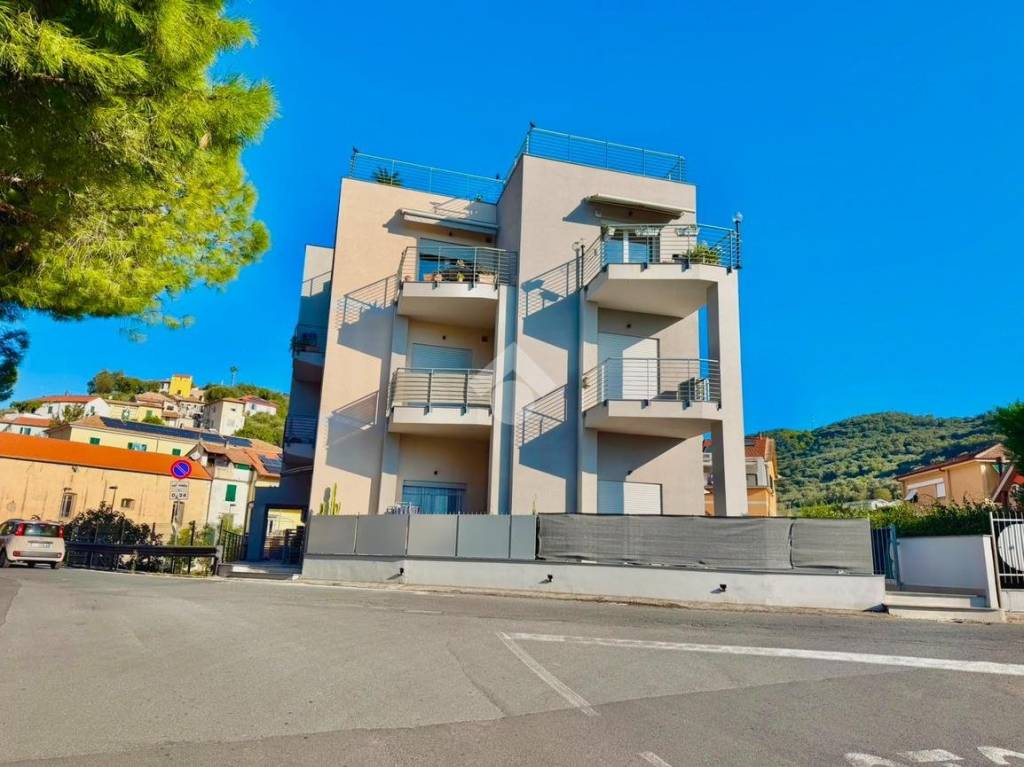 appartamento in vendita a Diano San Pietro