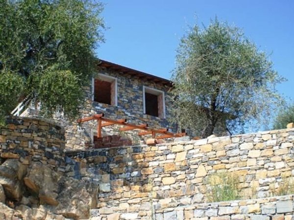 casa indipendente in vendita a Diano San Pietro in zona Roncagli