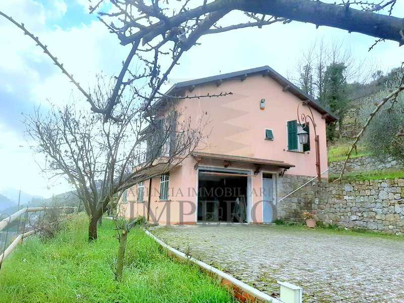 casa indipendente in vendita a Dolceacqua