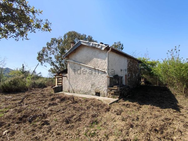 casa indipendente in vendita a Dolceacqua