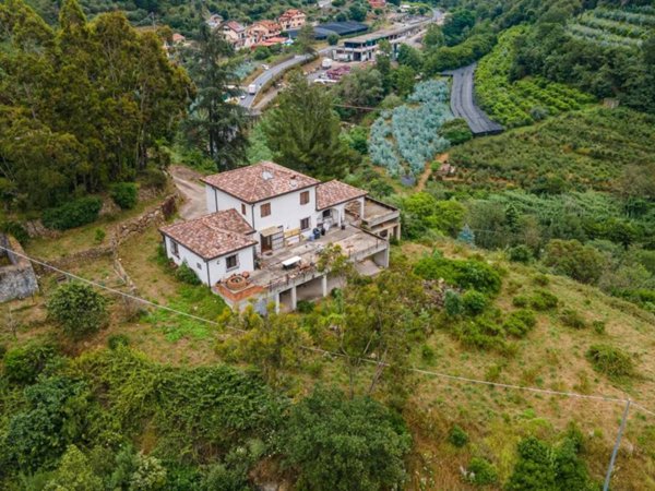 casa indipendente in vendita a Dolceacqua