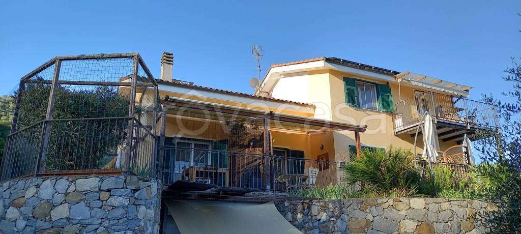 casa indipendente in vendita a Dolceacqua