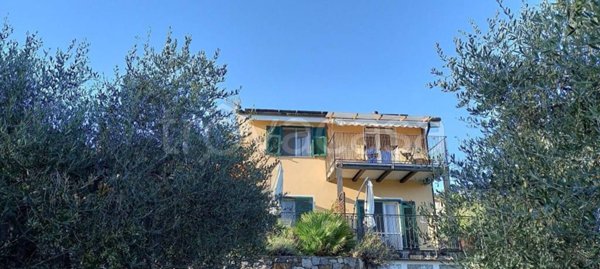 casa indipendente in vendita a Dolceacqua
