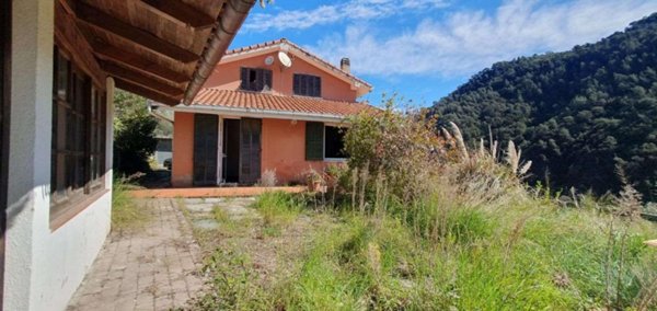 casa indipendente in vendita a Dolceacqua