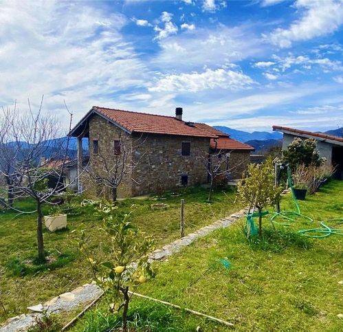 casa indipendente in vendita a Dolceacqua