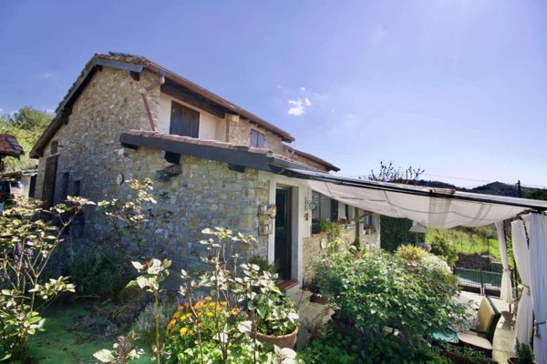 casa indipendente in vendita a Dolceacqua