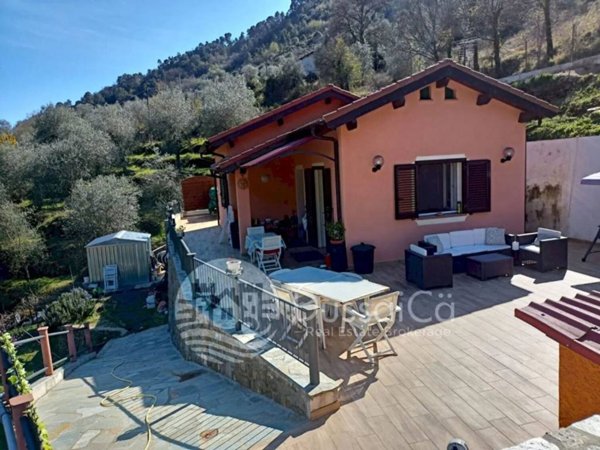 casa indipendente in vendita a Dolceacqua