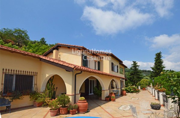 casa indipendente in vendita a Dolceacqua