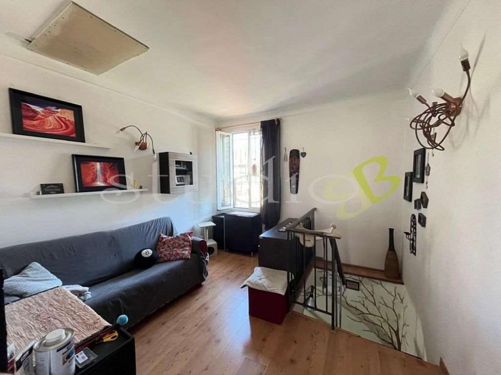 casa indipendente in vendita a Dolceacqua