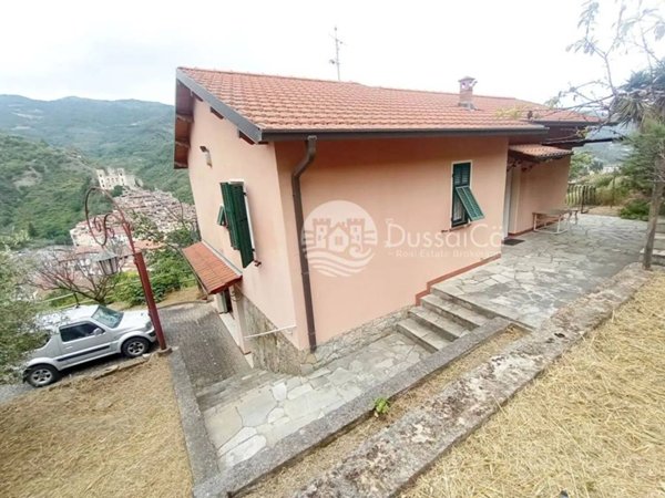 casa indipendente in vendita a Dolceacqua
