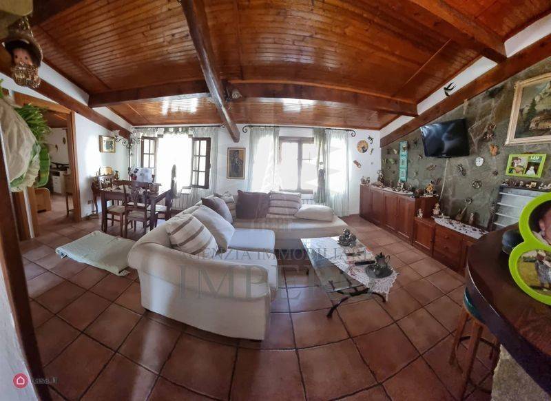 casa indipendente in vendita a Dolceacqua