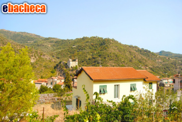 casa indipendente in vendita a Dolceacqua