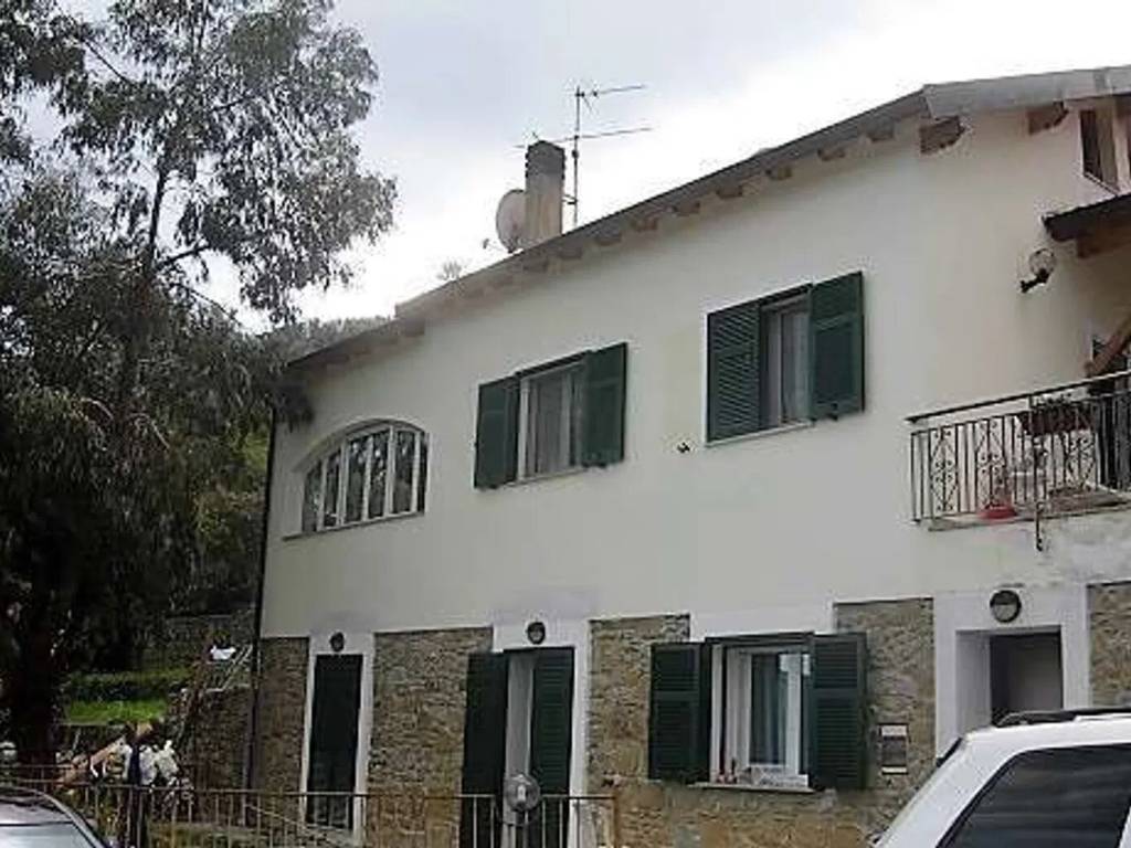 casa indipendente in vendita a Dolceacqua