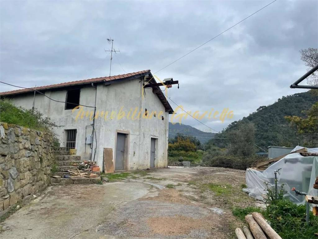 locale commerciale in vendita a Dolceacqua