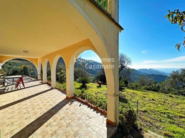 casa indipendente in vendita a Dolceacqua