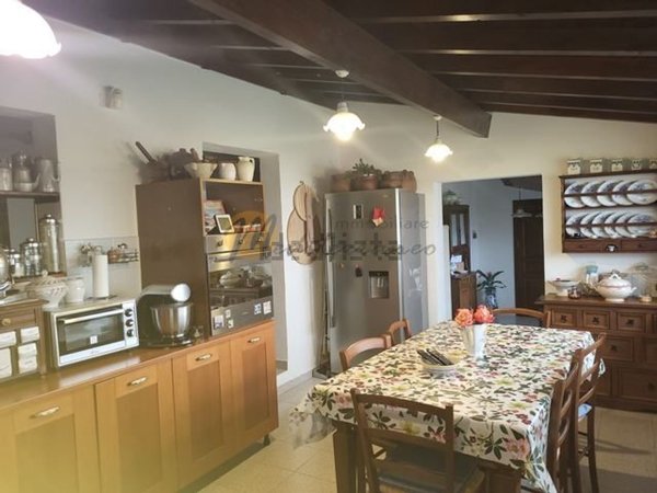 casa indipendente in vendita a Dolceacqua