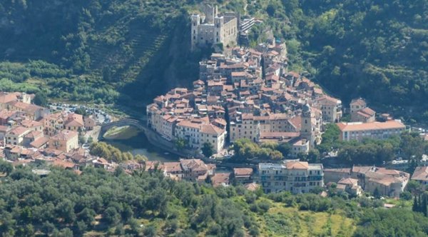 terreno edificabile in vendita a Dolceacqua
