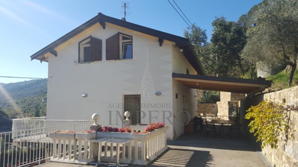 casa indipendente in vendita a Dolceacqua