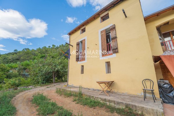 casa indipendente in vendita a Dolceacqua