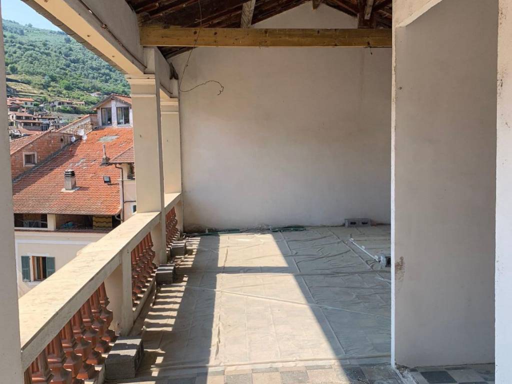 appartamento in vendita a Dolceacqua