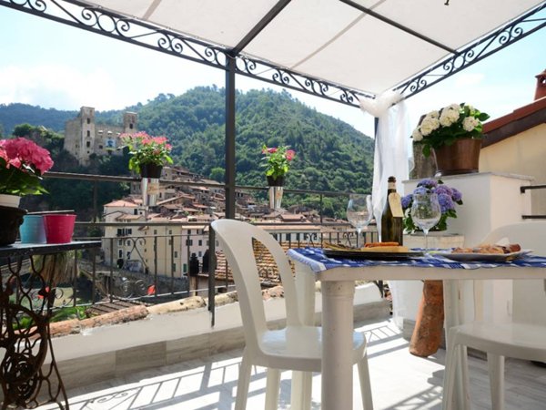 casa indipendente in vendita a Dolceacqua