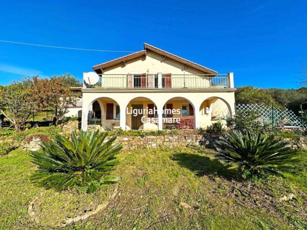 casa indipendente in vendita a Dolceacqua