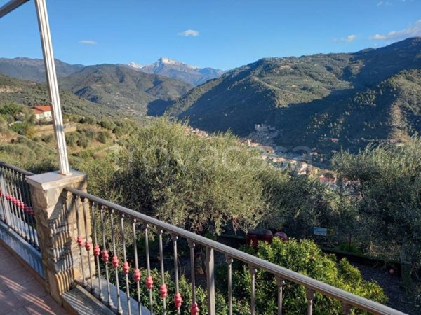 casa indipendente in vendita a Dolceacqua