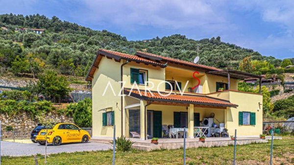 casa indipendente in vendita a Dolceacqua