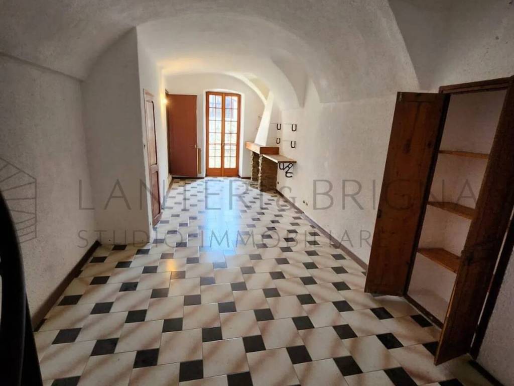 casa indipendente in vendita a Dolceacqua