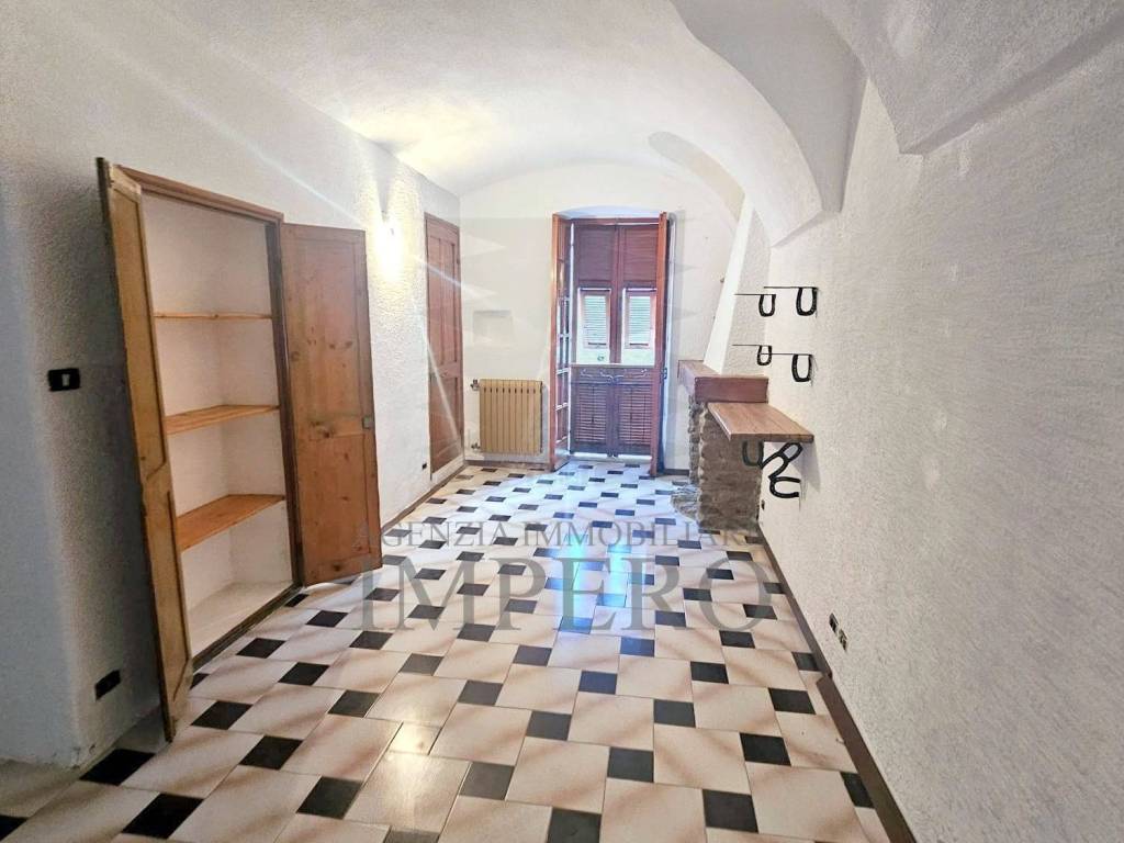 casa indipendente in vendita a Dolceacqua