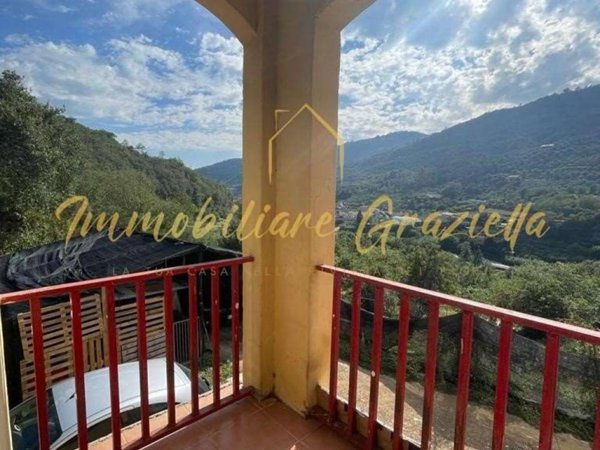 casa indipendente in vendita a Dolceacqua
