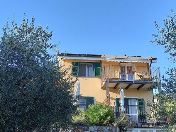 casa indipendente in vendita a Dolceacqua