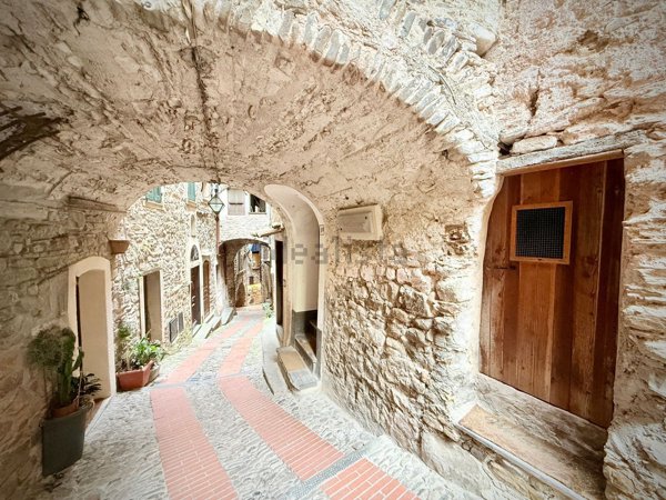 appartamento in vendita a Dolceacqua