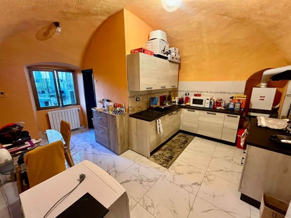 casa indipendente in vendita a Dolceacqua