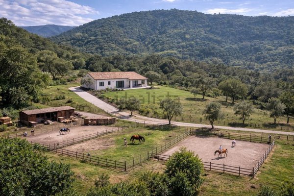 casa indipendente in vendita a Dolceacqua