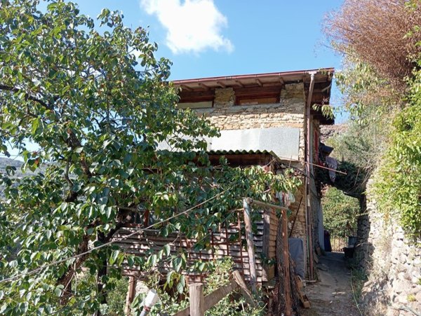 casa indipendente in vendita a Dolceacqua