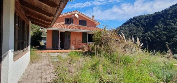 casa indipendente in vendita a Dolceacqua